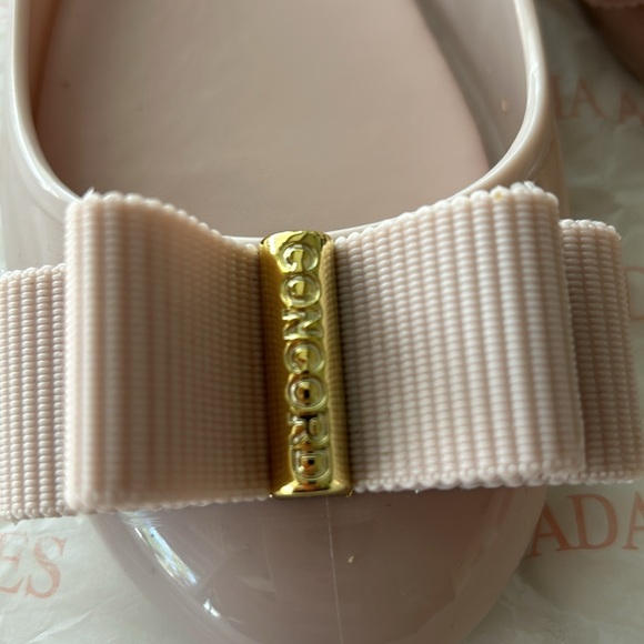 New Victoria Adams Flats - Picture 2 of 10